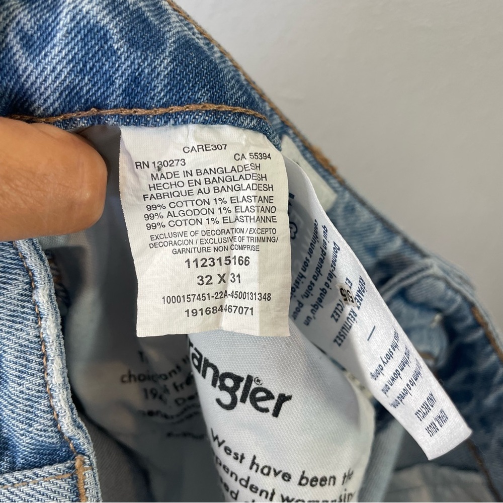 NEW Wrangler High Rise Barrel 652 Jean in Light Blue Wash Bluestone size 32 - Picture 8 of 10